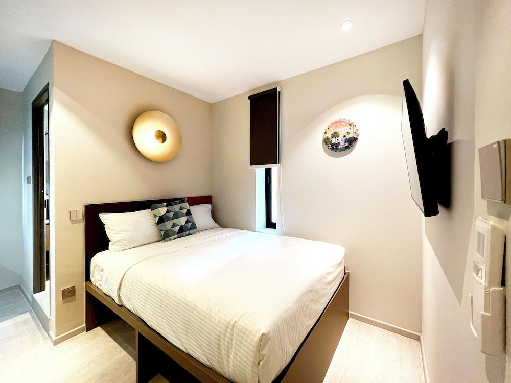 Coliwoo Hotel Balestier - Tap to explore photos