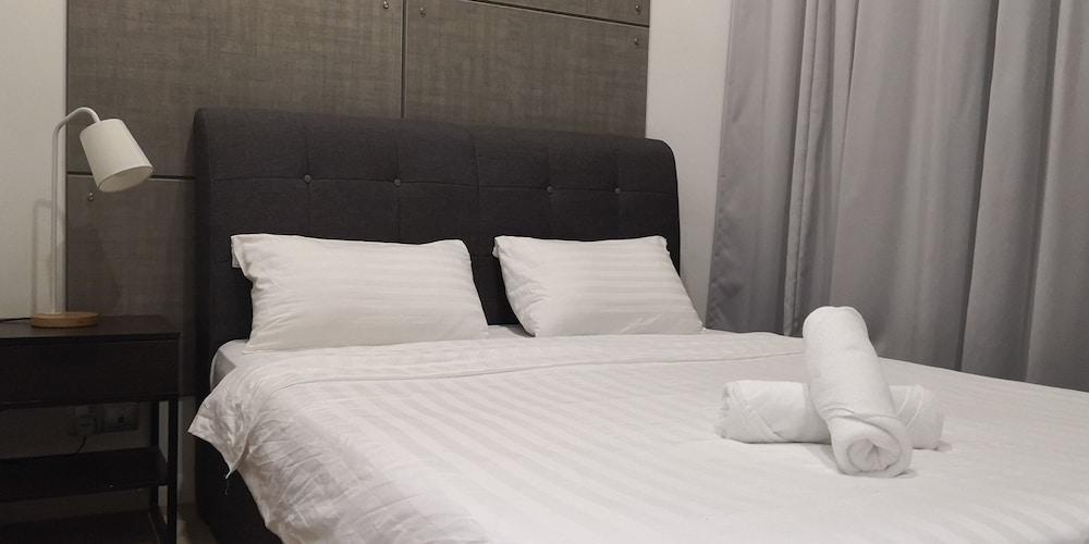 MCity Infinity pool KLCC Room Type - Comfort Shared Dormitory, Refrigerator & Microwave, Garden View