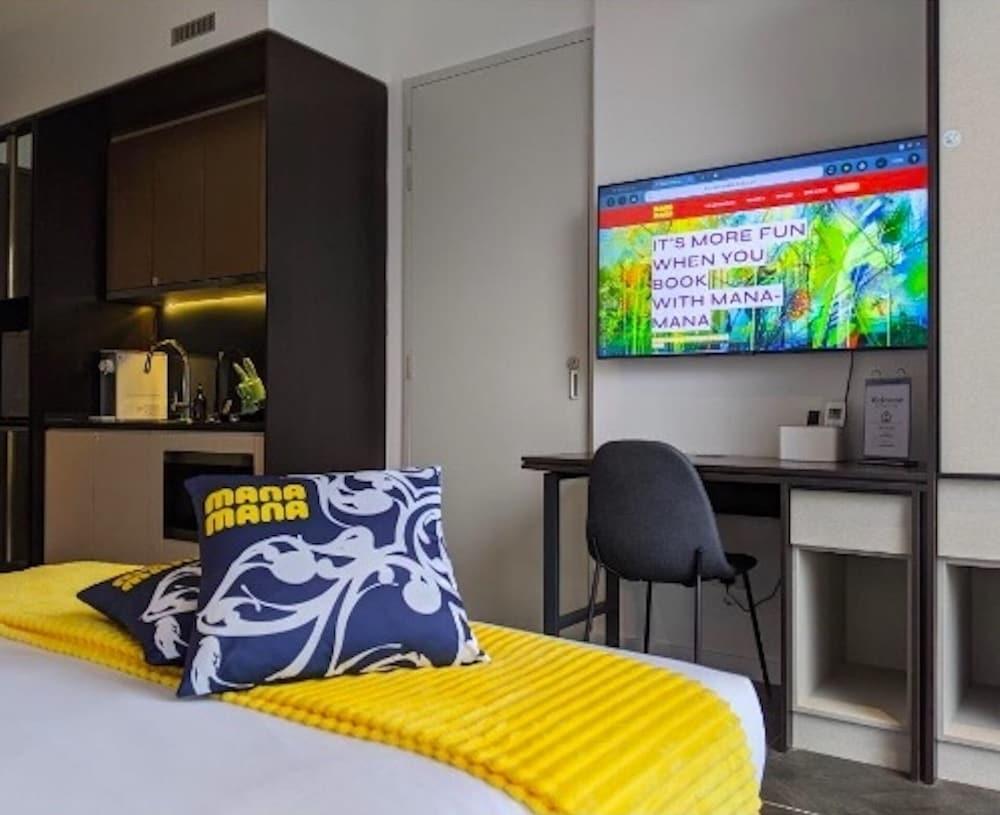 Mana-Mana Suites at Scarletz KLCC - Tap to explore photos