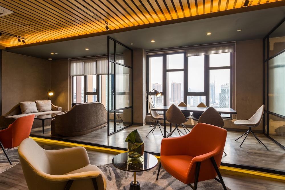 Ceylonz Suites Kuala Lumpur, Roam - Tap to explore photos