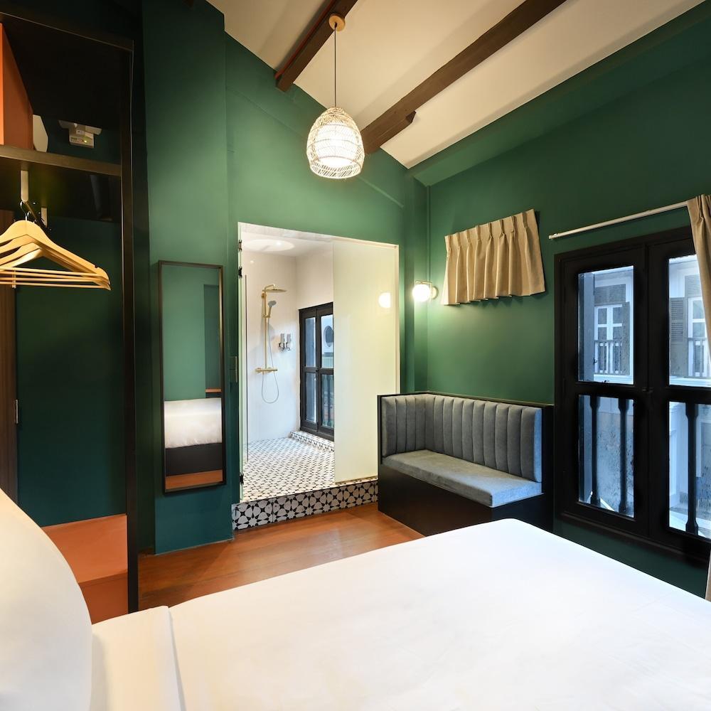 Dream Chaser Boutique Capsule Hotel Room Type - En-Suite with bathroom