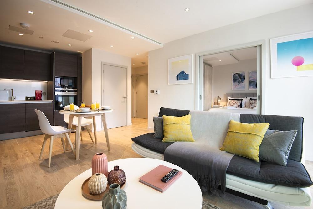 The Kings Cross flat by City Apartments UK - Tap to explore photos