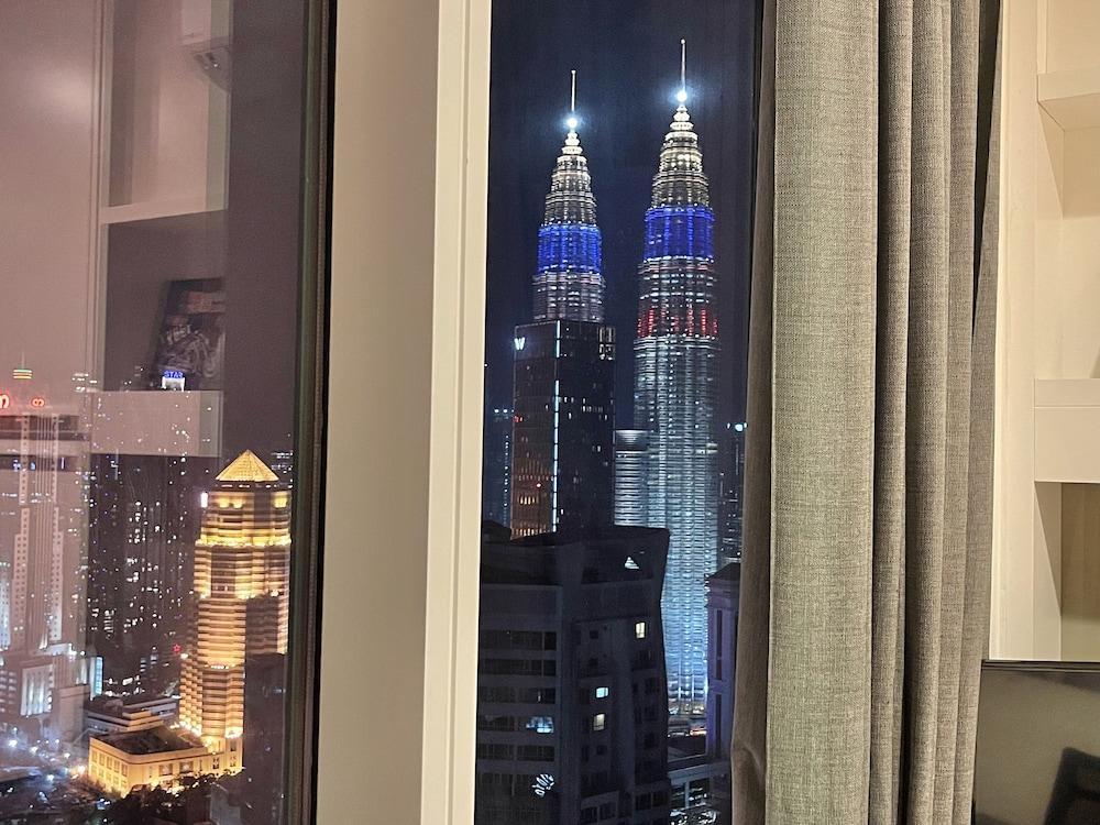 Lux Suites @ Platinum KLCC Room Type - Deluxe Suite