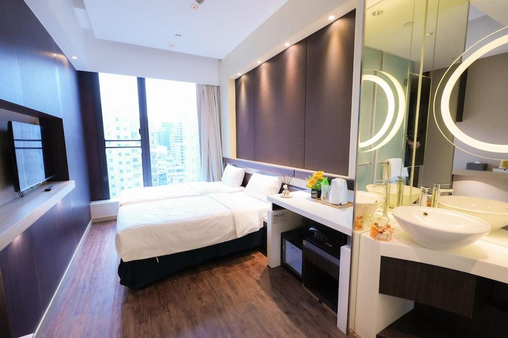 Epoch Hotel Room Type - Luxury Twin Room