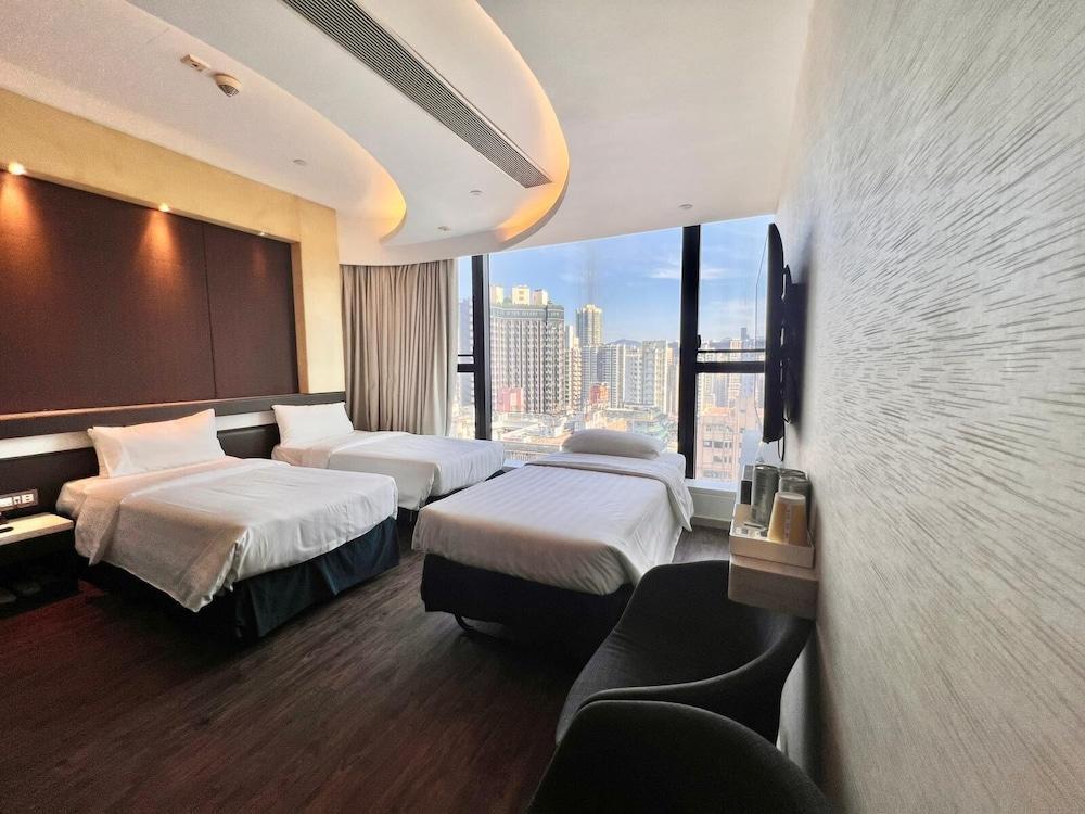 Epoch Hotel Room Type - Family Triple Room