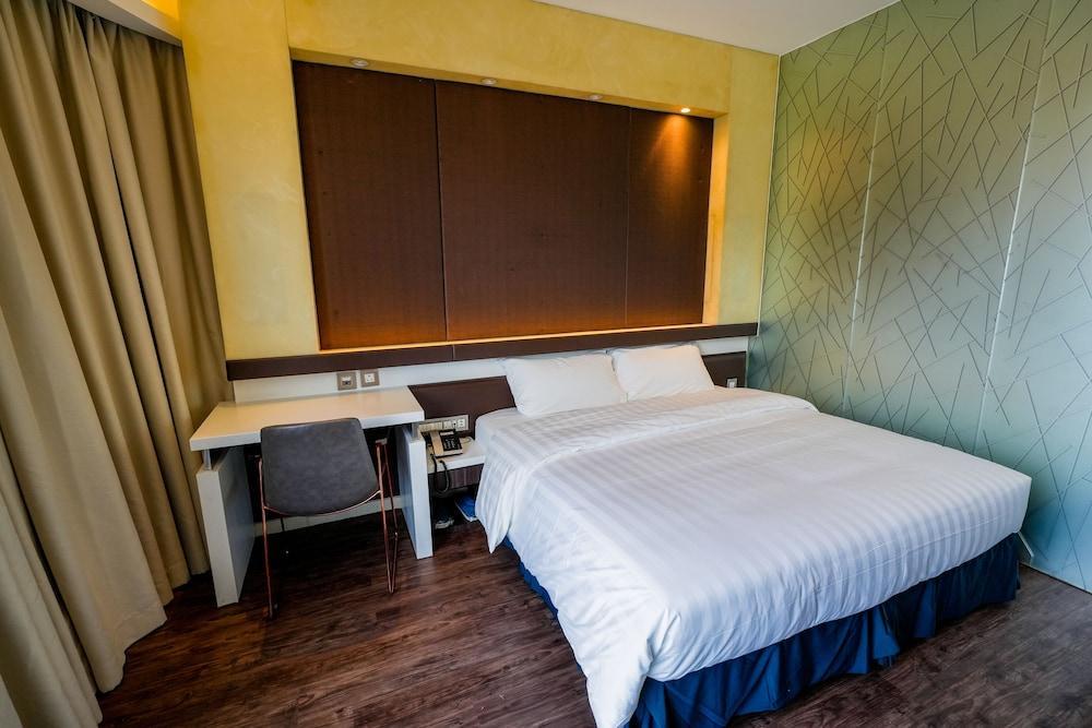 Epoch Hotel Room Type - Royal Double Room