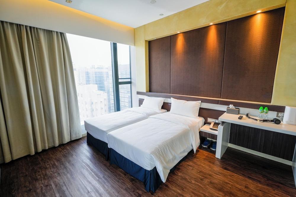 Epoch Hotel Room Type - Royal Twin Room