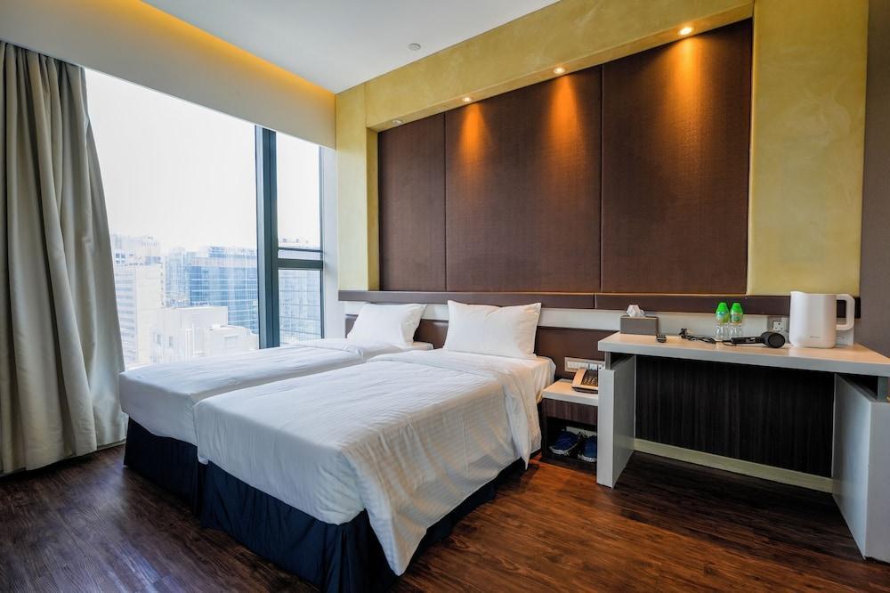 Epoch Hotel Room Type - Royal Twin Room