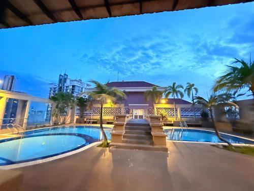 Casa Mutiara Apartments by Moonlight - Tap to explore photos