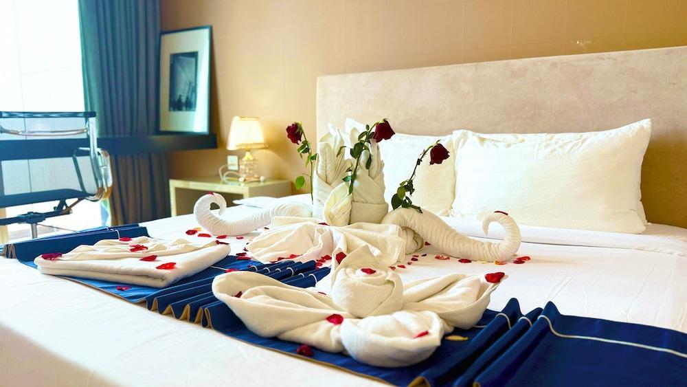 Sidemen Suites at Platinum KLCC Room Type - Family Suite, 3 Bedrooms, City View