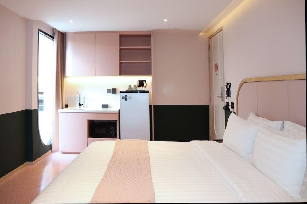 The Quarter Ratchathewi by UHG Room Type - Deluxe Double or Twin Room with Bathtub