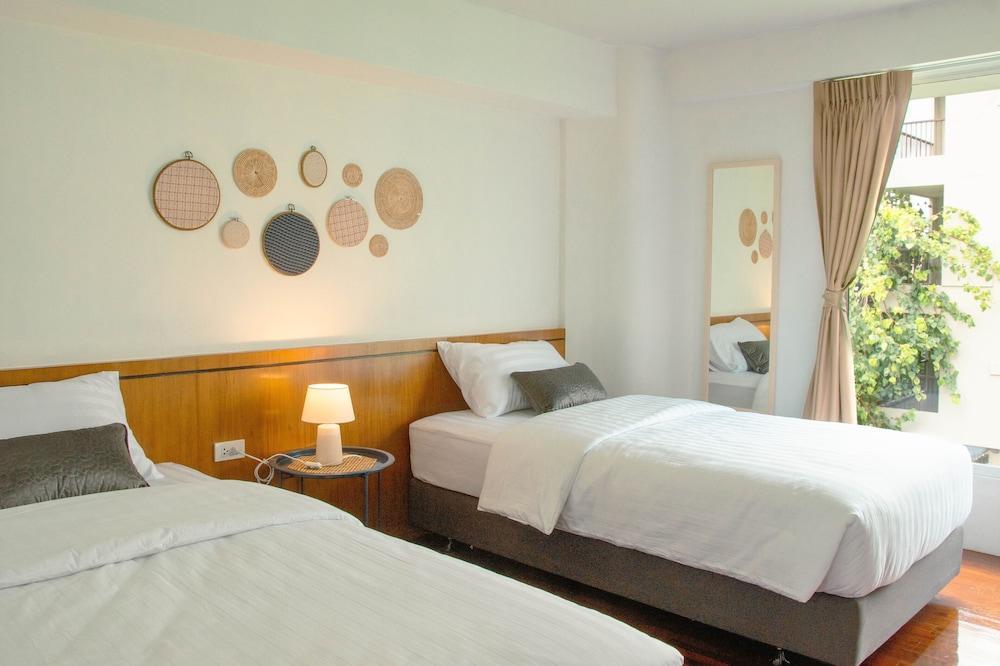 Alley and Pier Room Type - Twin Room