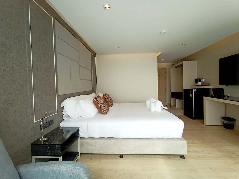 The 9 Residence Hotel Room Type - Standard King Room