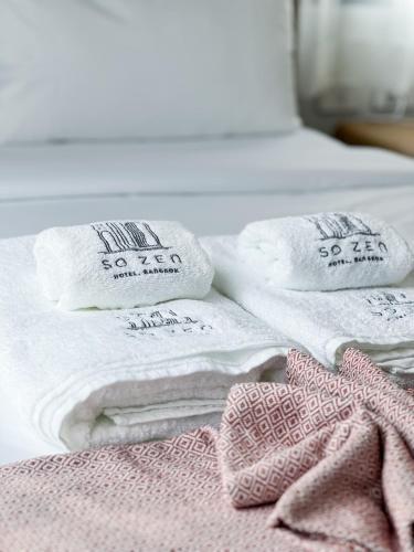 SO Zen Hotel Silom Bangkok Room Type - Deluxe Double Room with Shower SO Zen Hotel Silom Bangkok Room Type - Deluxe Double Room with Shower