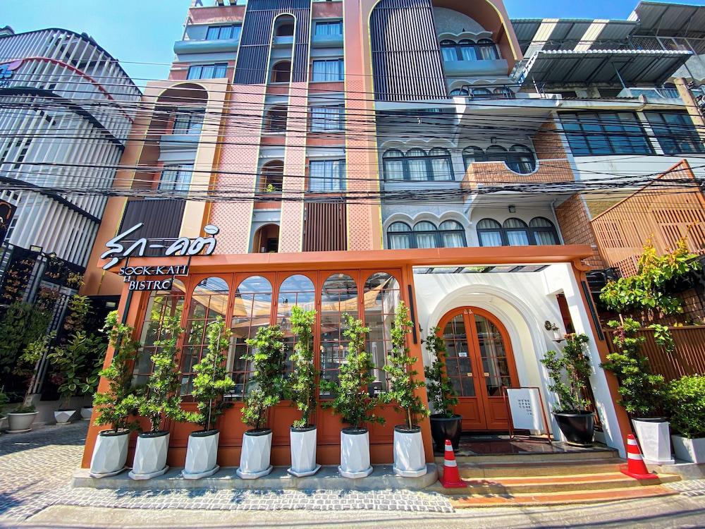 SO Zen Hotel Silom Bangkok - Tap to explore photos