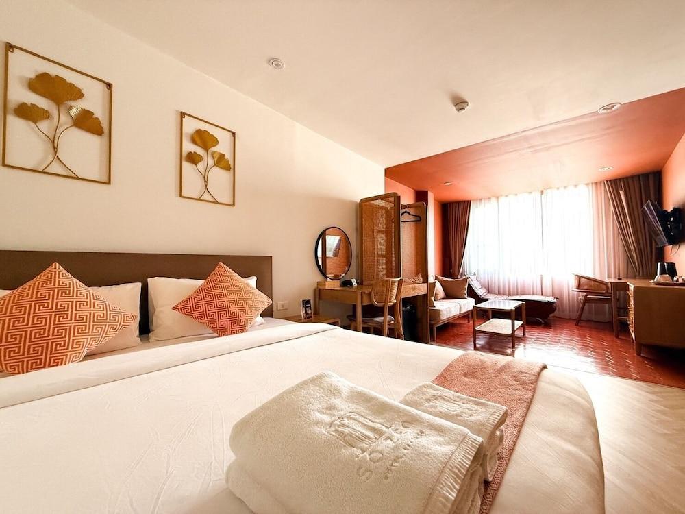 SO Zen Hotel Silom Bangkok - Tap to explore photos