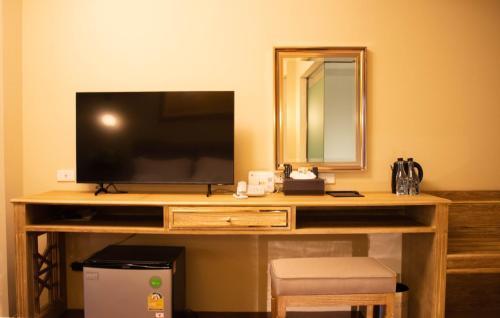 siri grand bangkok hotel Room Type - Deluxe Double Room with Bath