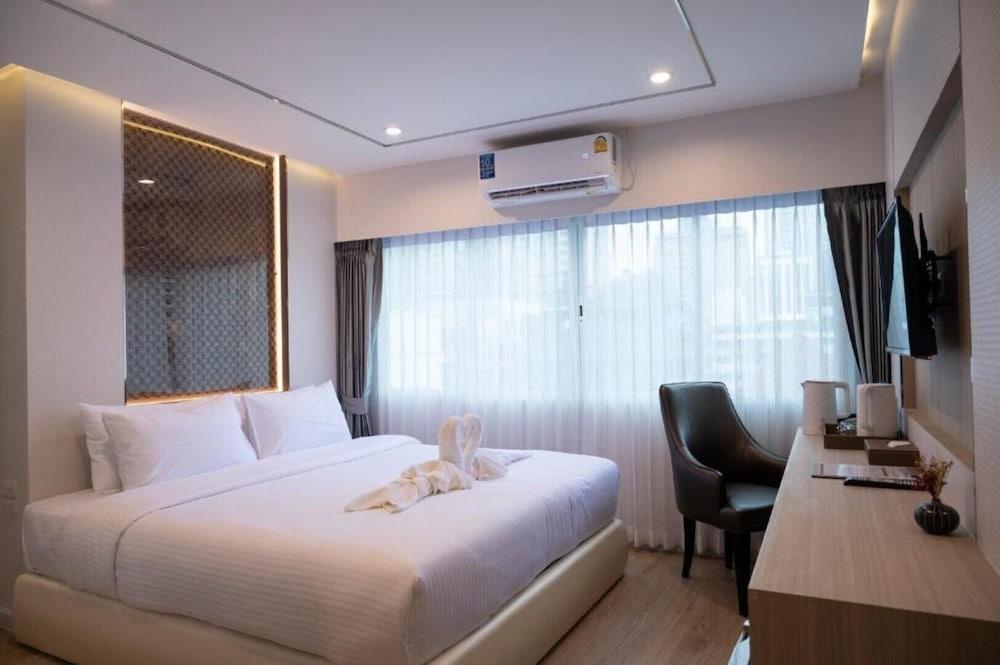 Masa Hotel Bangkok Room Type - Deluxe Family Suite Masa Hotel Bangkok Room Type - Deluxe Family Suite