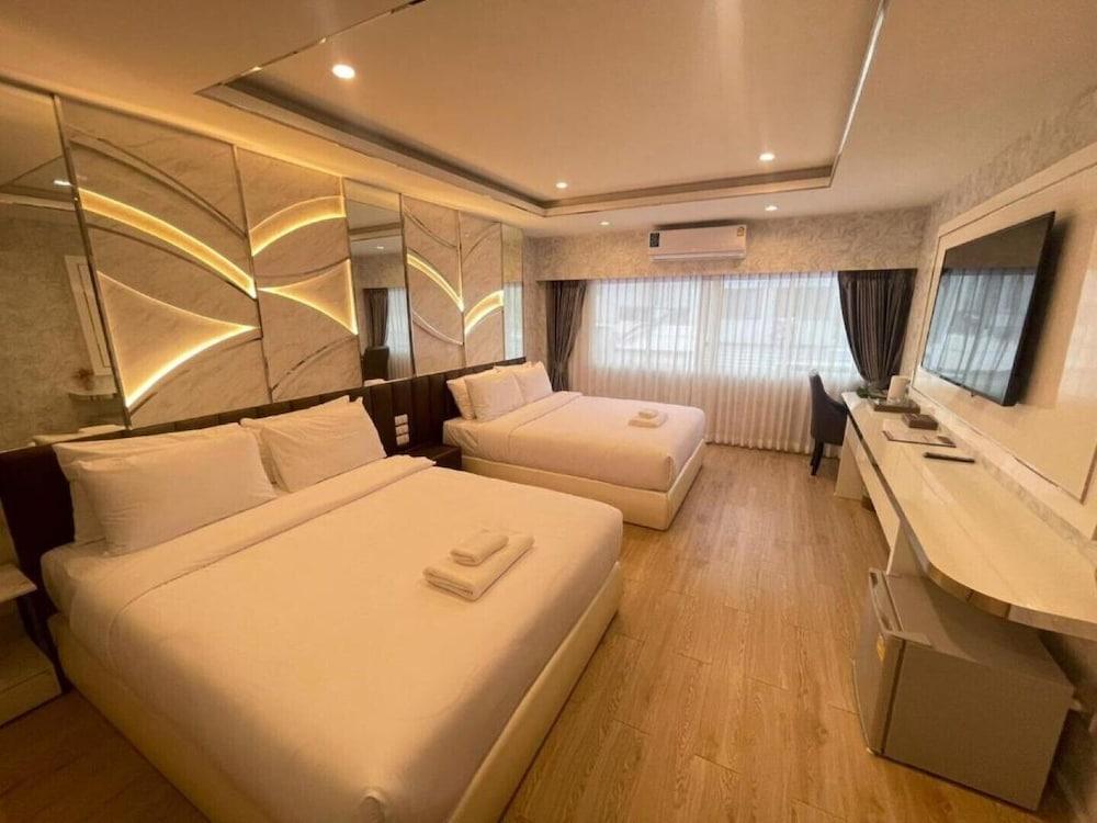 Masa Hotel Bangkok Room Type - 2 Bedrooms Family Suite Masa Hotel Bangkok Room Type - 2 Bedrooms Family Suite