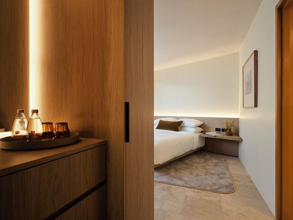 Oxford House Room Type - Junior Suite
