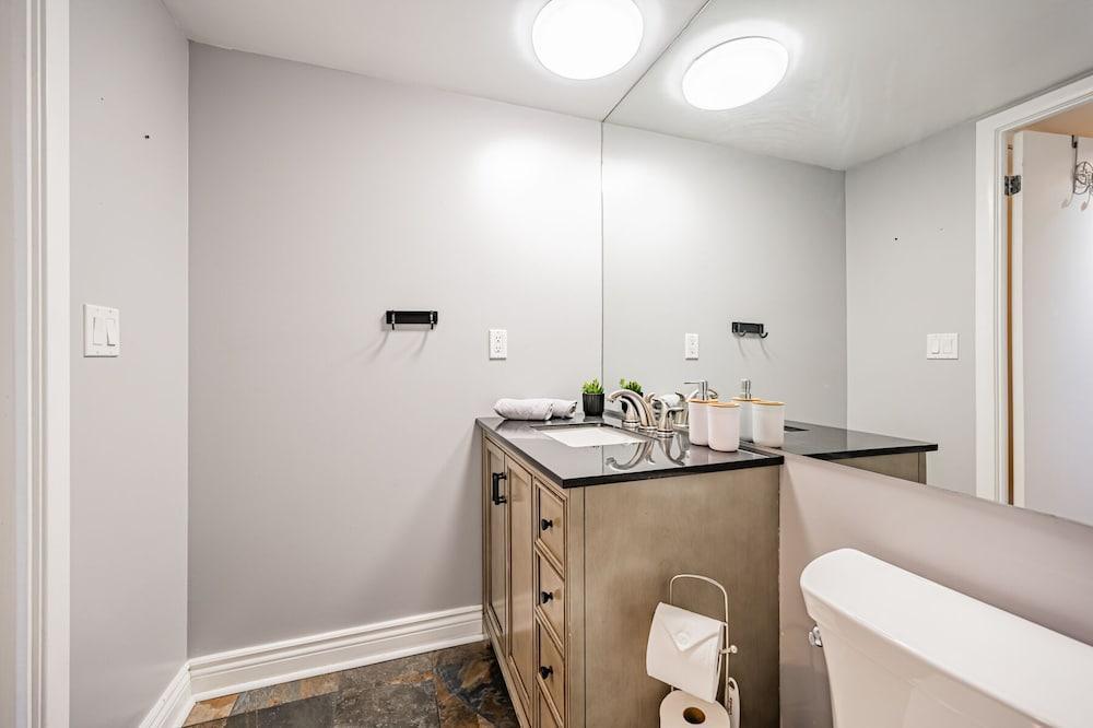 RS Boutique Suites - Fort York - Tap to explore photos