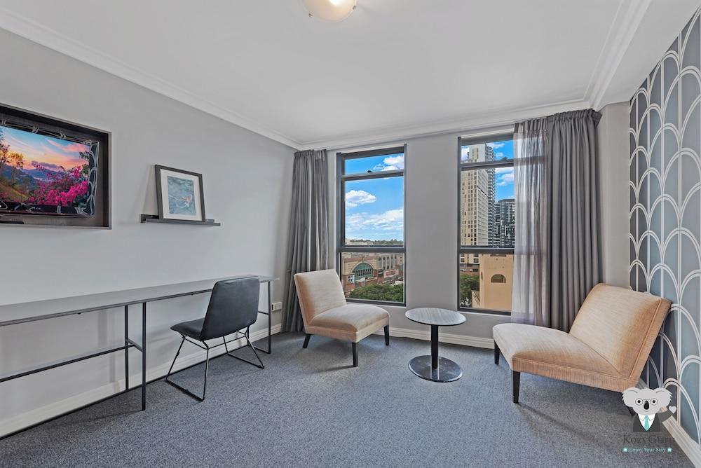 KozyGuru | Sydney CBD | 2 Bed Studio - Tap to explore photos