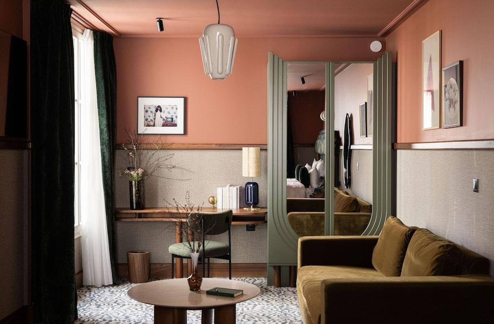 1.75 Paris La Trêve Room Type - Deluxe Suite, Ensuite