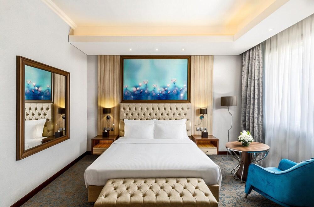 Millennium Place Doha Room Type - Deluxe Room, 1 King Bed