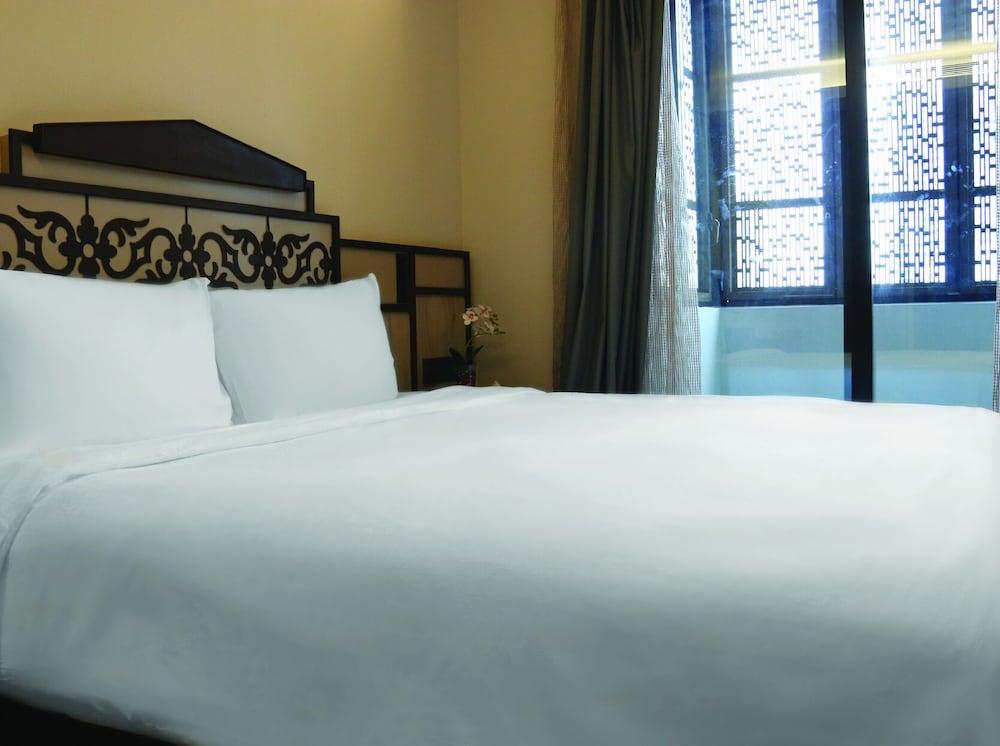 Aqueen Prestige Hotel Lavender - Tap to explore photos