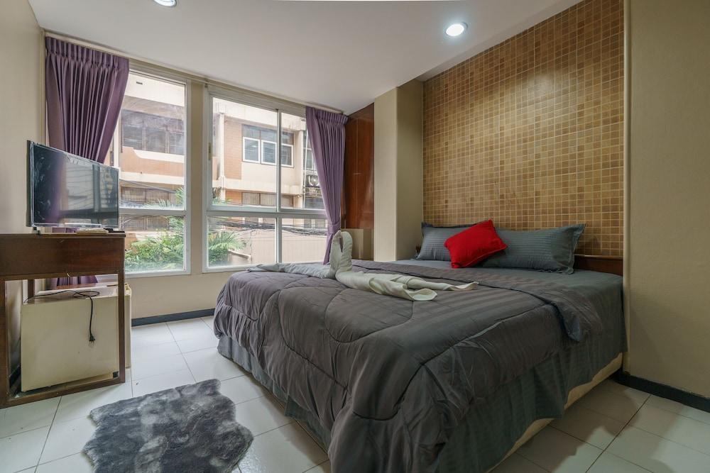 Sukhumvit Beds - Tap to explore photos