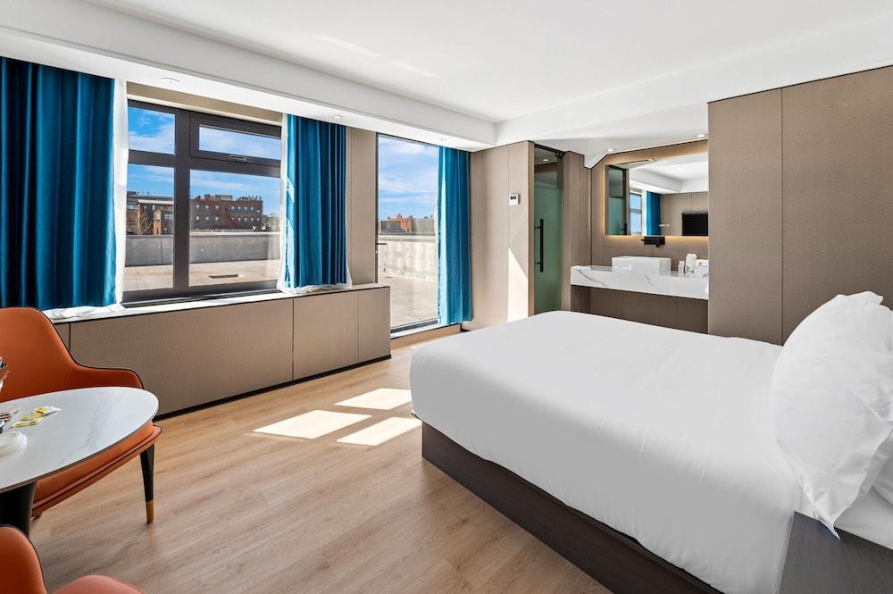 Ly New York Hotel Room Type - Premier Room, 1 Queen Bed, City View