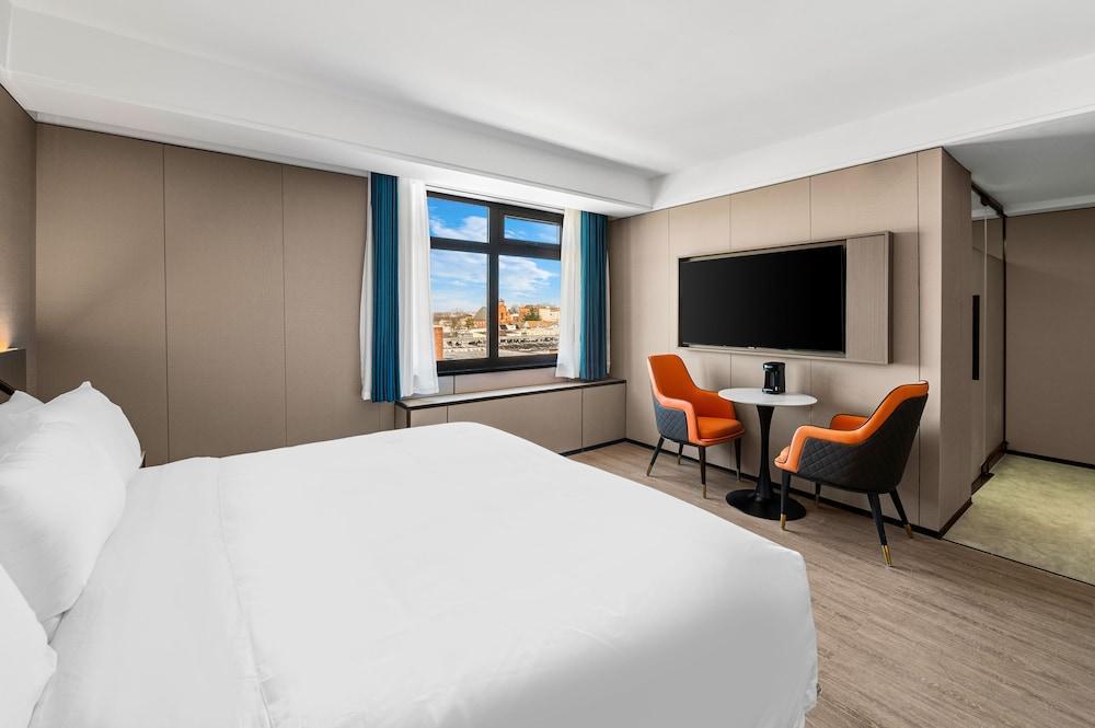 Ly New York Hotel Room Type - Grand Room, 1 King Bed