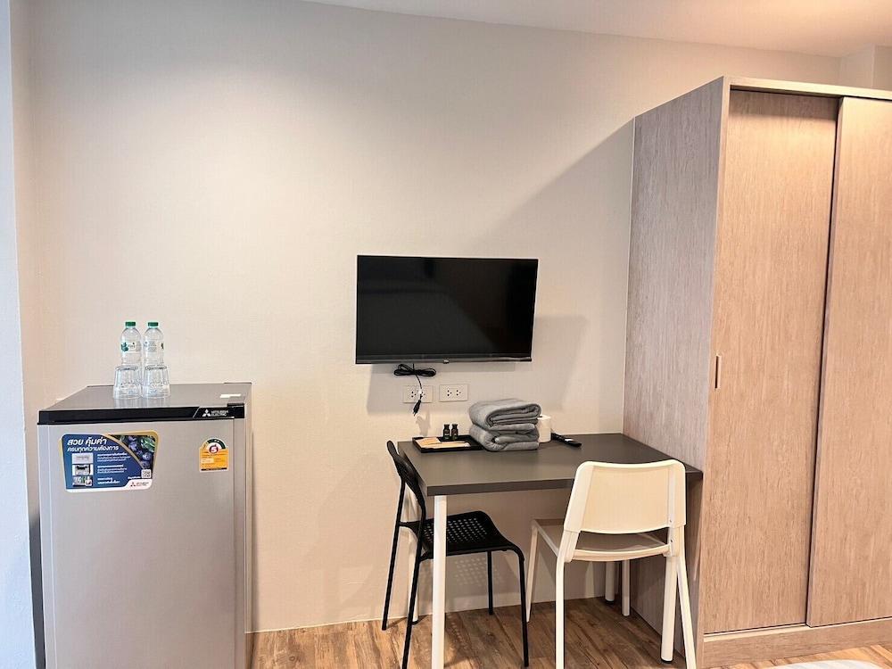 Aree House Poshtel Room Type - Standard Double Room