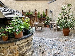 Hotel Amiral Fondary - Tap to explore photos