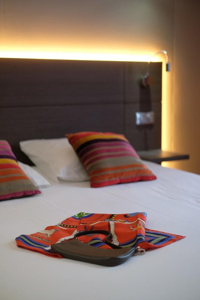 Hotel Amiral Fondary Room Type - Superior Double Room