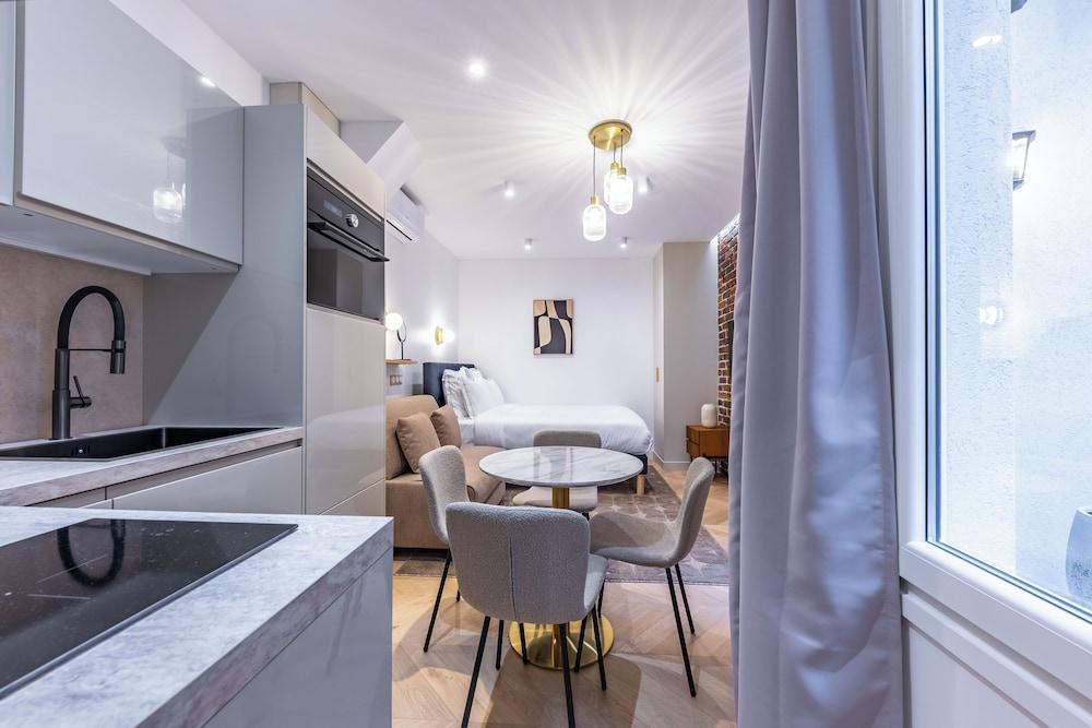 Aparthotel Quartier Libre Madeleine Room Type - City Studio, 1 Queen Bed with Sofa bed, Kitchen Aparthotel Quartier Libre Madeleine Room Type - City Studio, 1 Queen Bed with Sofa bed, Kitchen