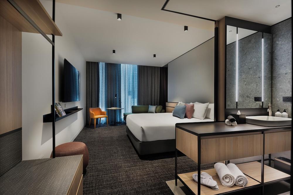 The Howey Room Type - Urban Laneway King