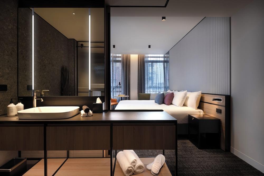 The Howey Room Type - Urban Corner King