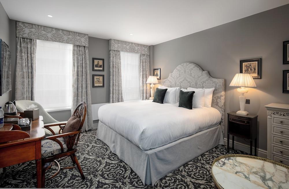 No. 30 Knightsbridge Room Type - Junior Suite