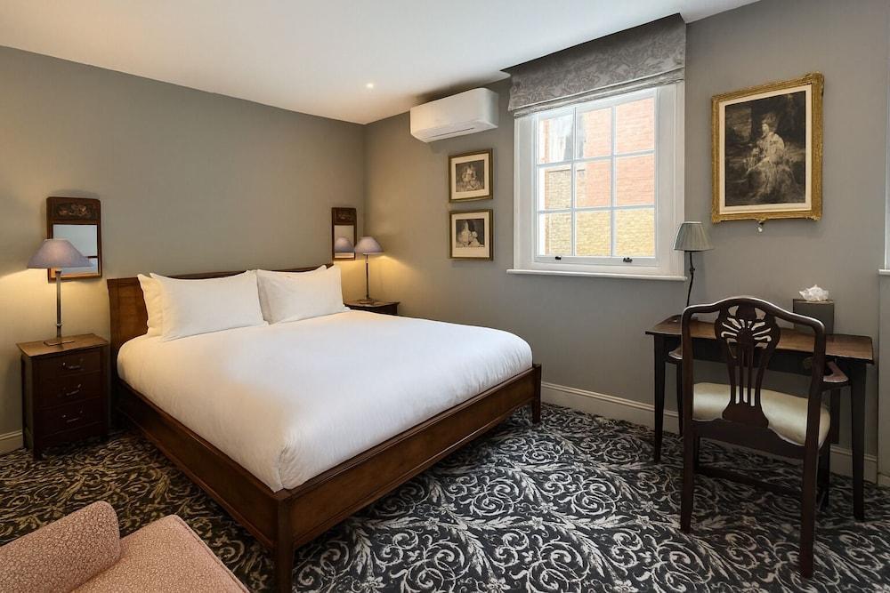 No. 30 Knightsbridge Room Type - Executive Suite