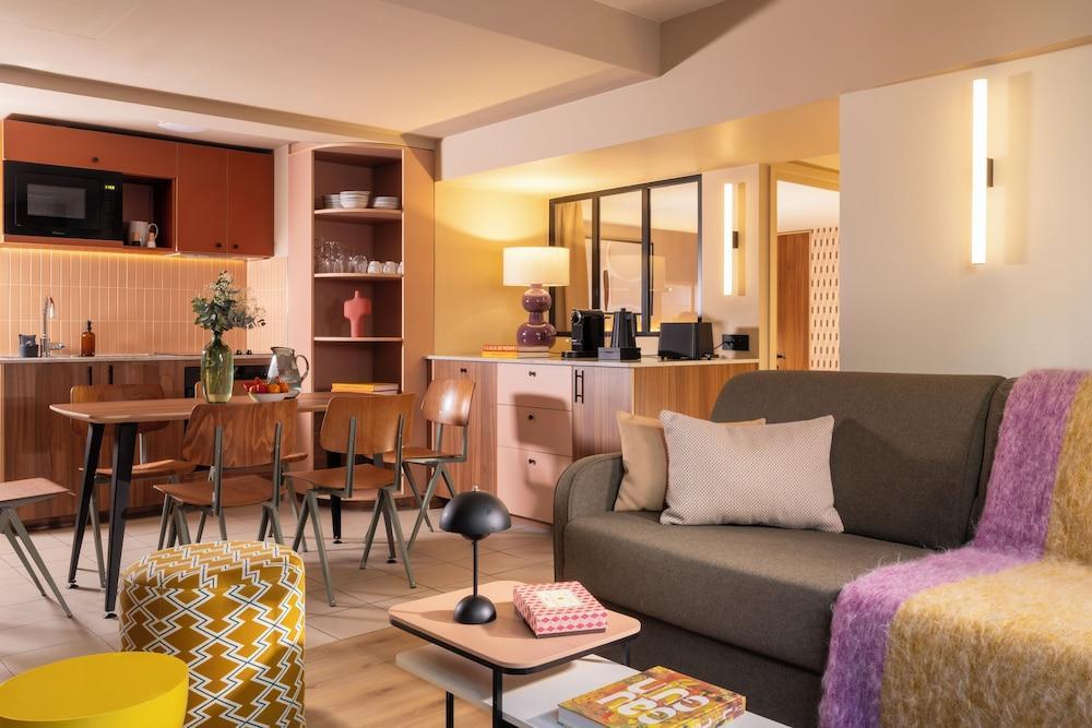 Yuna Montmartre - ApartHotel Room Type - 2 bedrooms Apartment Executive 6 personnes - 70 m2 Yuna Montmartre - ApartHotel Room Type - 2 bedrooms Apartment Executive 6 personnes - 70 m2