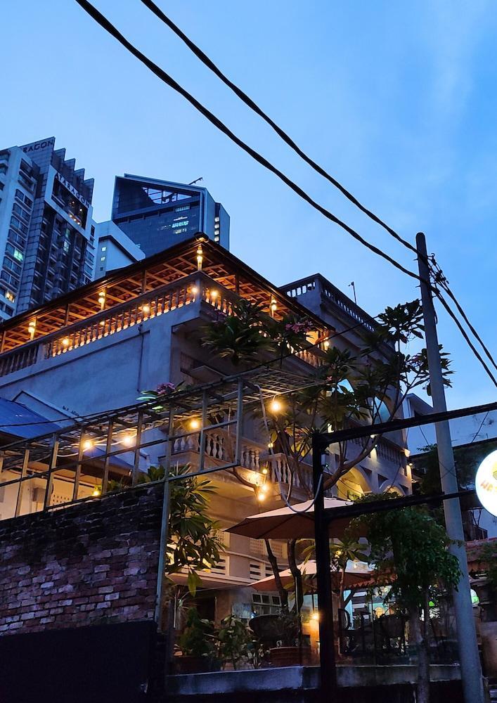 Bestow Boutique Hotel - Tap to explore photos