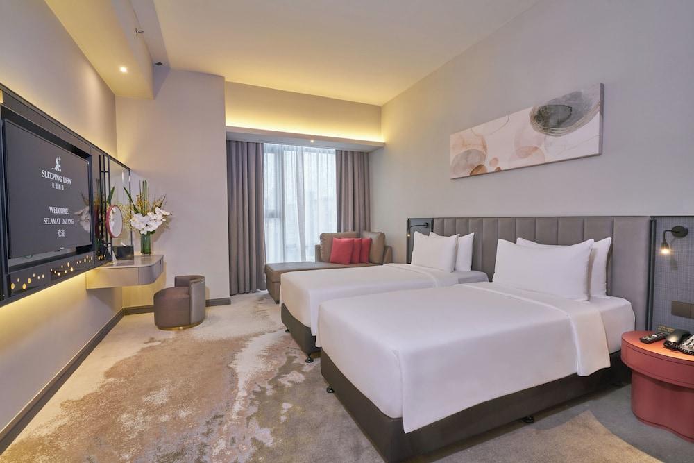 Sleeping Lion Suites Room Type - Grand Premier Twin Room
