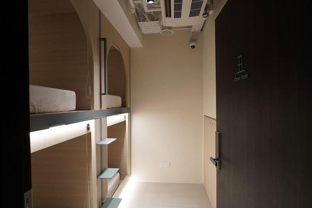 Jyu Capsule Hotel Room Type - Private Room with 4 Single Capsules Jyu Capsule Hotel Room Type - Private Room with 4 Single Capsules