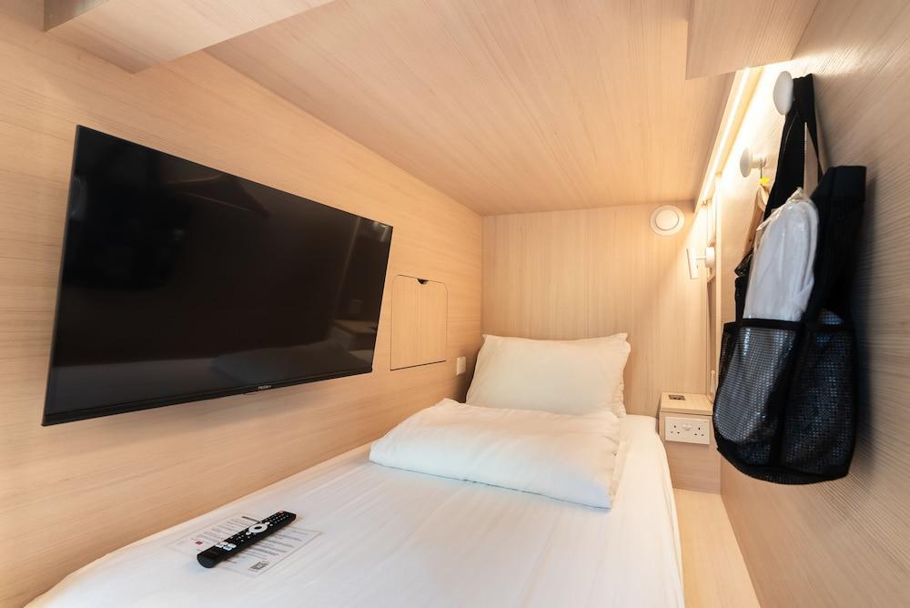 Jyu Capsule Hotel Room Type - Single Mixed Upper Capsule