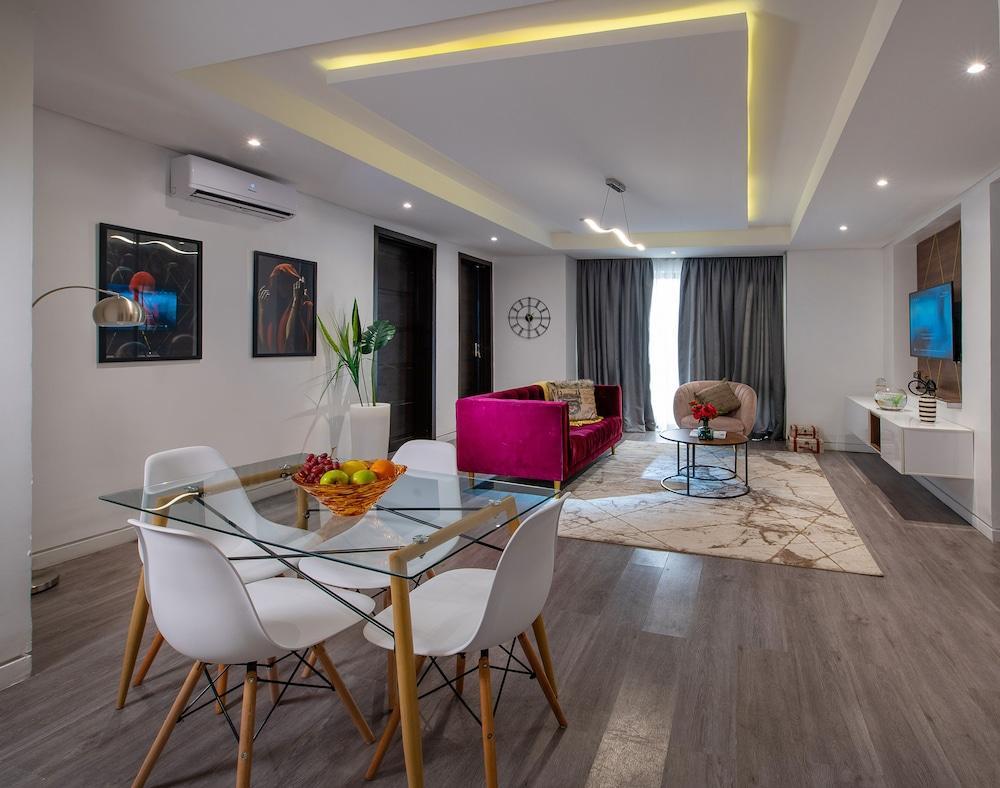 George Residence Room Type - Premium Apartment, 1 Bedroom, Pool Access, City View