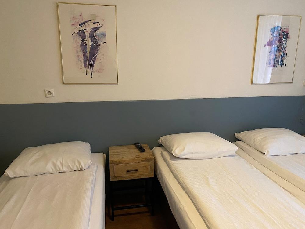 Sphinx Hotel Room Type - Basic Triple Room, 1 Bedroom, Non Smoking