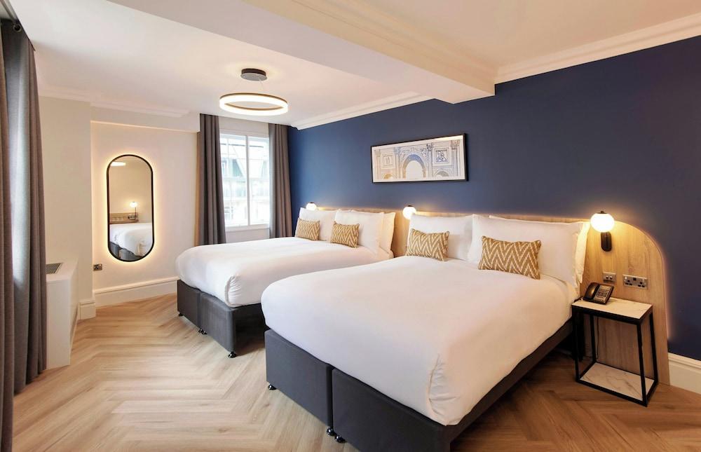 Thistle London Park Lane Room Type - Deluxe Family Room