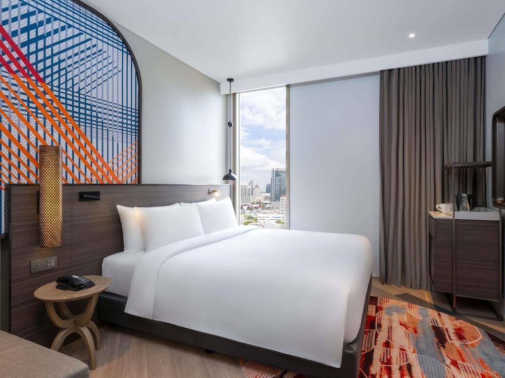 Mercure Bangkok Surawong Room Type - Classic Room, 2 Twin Beds