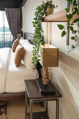 NORN Riverside Bangkok Hotel Room Type - Premier River View Front Room with Jacuzzi